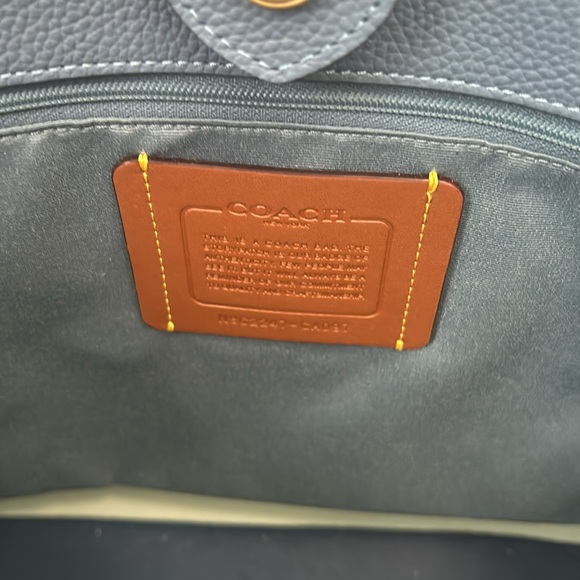 Coach Kia leather tote. EUC - Picture 3 of 5